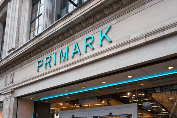 🆕 Primark rolls out click-and-collect as profits soar #retailcareers #retailjobs #retailmanagement  tinyurl.com/26kspdsg