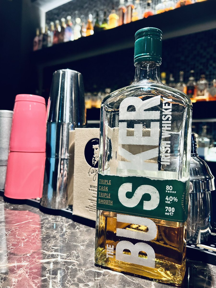itsuki_isesaki's tweet photo. 群馬県伊勢崎市『BAR樹』です🥃

コスパ最強アイリッシュウィスキー
                  『BUSKER』

是非ともご賞味あれ☺️

本日も18:00よりお待ちしております🙇‍♀️

 #群馬  #伊勢崎  #BAR  #アイリッシュ  #ウィスキー https://t.co/f1LtbTz1bh
