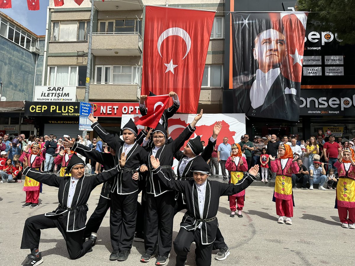 23 Nisan Ulusal Egemenlik ve Çocuk Bayramı vesilesiyle düzenlenen resmi törene ilçe Başkanımız Ahmet SÖKER ve yönetim olarak katılım sağladık. #23NisanUlusalEgemenlikveÇocukBayramı Kutlu olsun. @alicetin_07 @ahmetsoker7