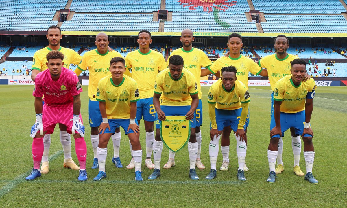 b_bantse's tweet photo. Let's rally behind the boys
#AgainstAllOdds
#Masandawana
#kaboyellow
@Masandawana https://t.co/mwtvGRug1P