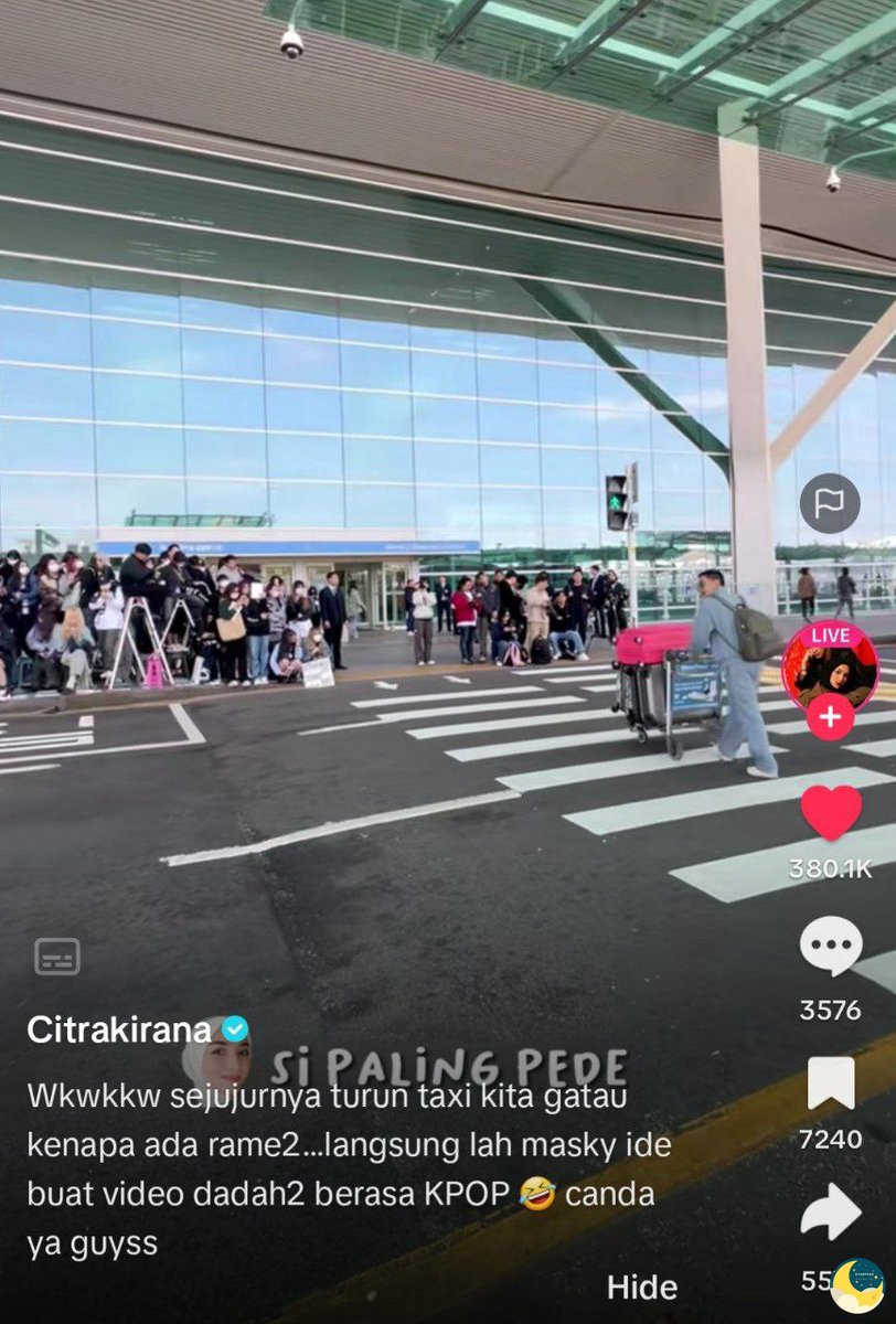starfess's tweet photo. -star rezky aditya di bandara korea ada video behind gais ternyata emang ngide 😭 https://t.co/PxVslcKE4G