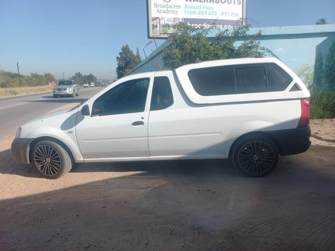 @VehicleTrackerz BOLO🚨A friend of mine vehicle was stolen in Emmarentia on the 20 April 2024. R8,000 reward offered for the recovery of vehicle DX 59 LV GP Nissan NP 200 that looks like this without a canopy. Contact : Robert on 074 532 5657 or email mcleod.rob@gmail.com