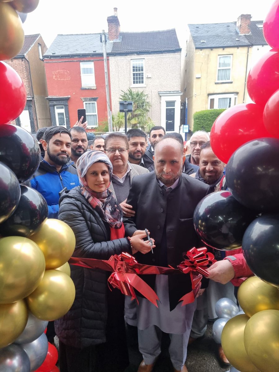 As a local councillor, I am delighted to witness the opening of another small business in Nether Edge and Sharrow.

Small businesses are not only the lifeblood of our communities but also essential to our economic success.

Our city and ward is on the up ⬆️

#sheffieldissuper