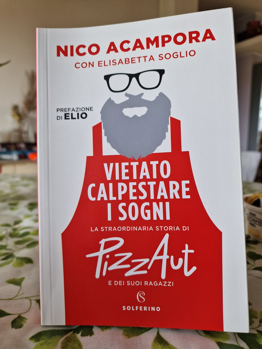 Oggi è la #giornatamondiale del libro. Questo l'ho finito ieri...e non è una pizza! 
È la storia fuori dall'ordinario di un uomo, Nico Acampora, della sua famiglia e di quella più ampia che ha saputo costruire con PizzAut.
È un libro ben fatto, che apre la mente e il cuore.
