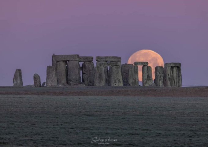 Full Pink Moon tomorrow (24th April) 🌕The next full Moon is the so-called Pink Moon, the fourth full Moon of 2024, which will be visible this week at 21:33 BST on 24 April.