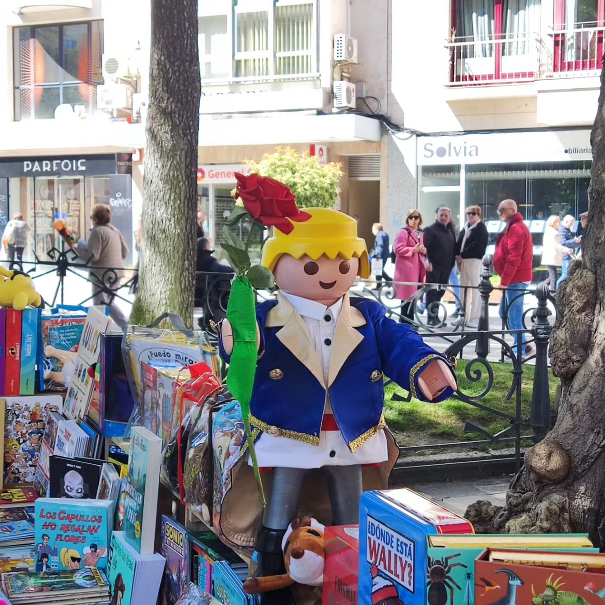 MAngelesGJ's tweet photo. 📚🌹 ¡Feliz Día del Libro!

Fomentar el pensamiento crítico, transportarnos a nuevos mundos e historias...  Como dijo Cervantes: "El que lee mucho y anda mucho ve mucho y sabe mucho". https://t.co/hv53FZH3HU