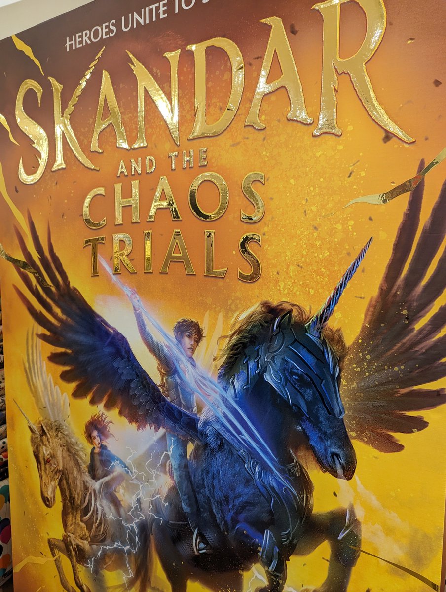 Amazing Launch for #Skandar last night - thanks so much @MzEvieMo @simonkids_UK and the ferociously awesome @annabelwriter - BOOK 3!!! WILD UNICORNS!! I'm so happy to be alive at the same time as Skandar!!! And this cover tho.... 👌👌👌👌🦄🦄🦄🦄🦄⚡⚡⚡⚡