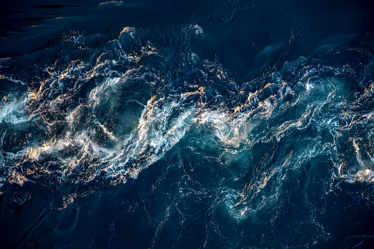 Particularly #ocean fronts reduce sonar ranges severely – they are where different water masses meet, influencing currents, weather systems and marine life. Where and how intense they are is changing as #ClimateChange alters ocean temperatures and currents #GetClimateReady 🧵3/5