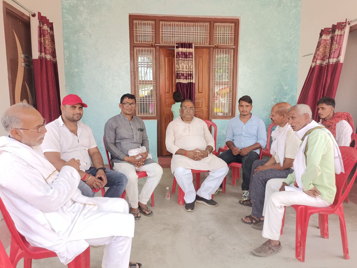 spmtdeoria's tweet photo. देवरिया के ग्राम सभा ईटवां भरौली, खोराराम में श्री संजय यादव जी के सुपुत्र के शुभ तिलकोत्सव में पहुँच कर अपनी शुभकामनाएं दिया। https://t.co/BNiUPGCs24