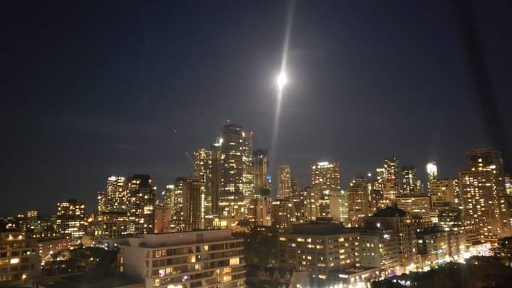 FranchiYa's tweet photo. Last night's moon 🥰 https://t.co/TFYnA8ZORy