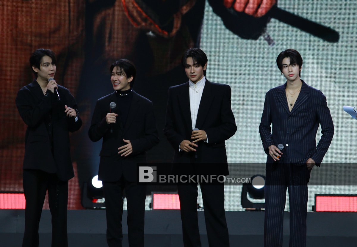 BrickinfoReport's tweet image. "เฟิร์ส-ข้าวตัง-จุง-ดัง" พร้อมทีมนักแสดงนำจากเรื่อง "The Heart เขาจ้างให้ปมจีบนักฆ่า" ในงานแถลงข่าว "GMMTV 2024 UP&amp;amp;Above Part2". เปิดตัวคอนเท้นต์ต่างๆ ในปี 2024 พาร์ทที่ 2 

#GMMTV2024PART2
#TheHeart #เฟิร์สข้าวตัง #จุงดัง