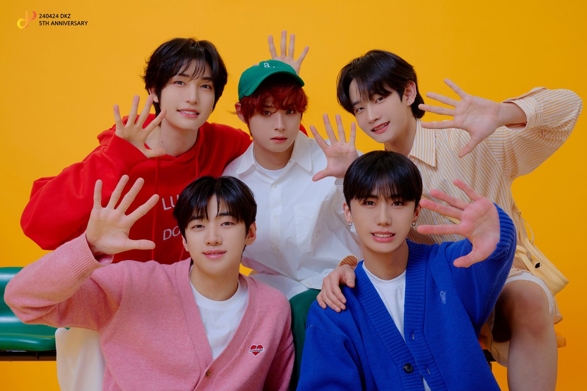 dkz_dy's tweet photo. #DKZ_5TH_DEBUT

#DKZ #디케이지 https://t.co/sJmOoNh8X0
