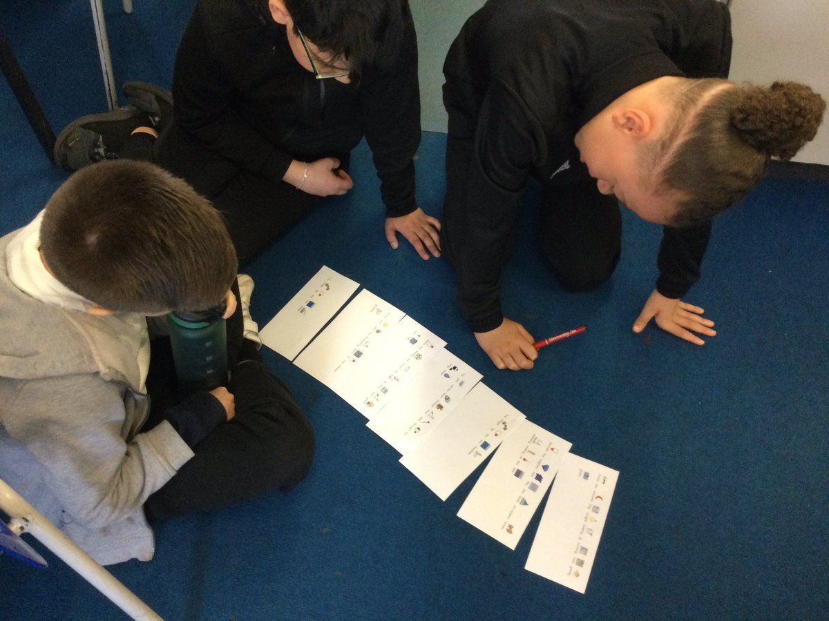 ThamesideSch's tweet photo. Year 4 having been considering the impact of sentence order when creating poems this week, sequencing their ideas in a way that they feel sound most effective. #Year4tps #leopardstps #lionstps #writingforanaudience #poetry https://t.co/i1LcgvP8jP