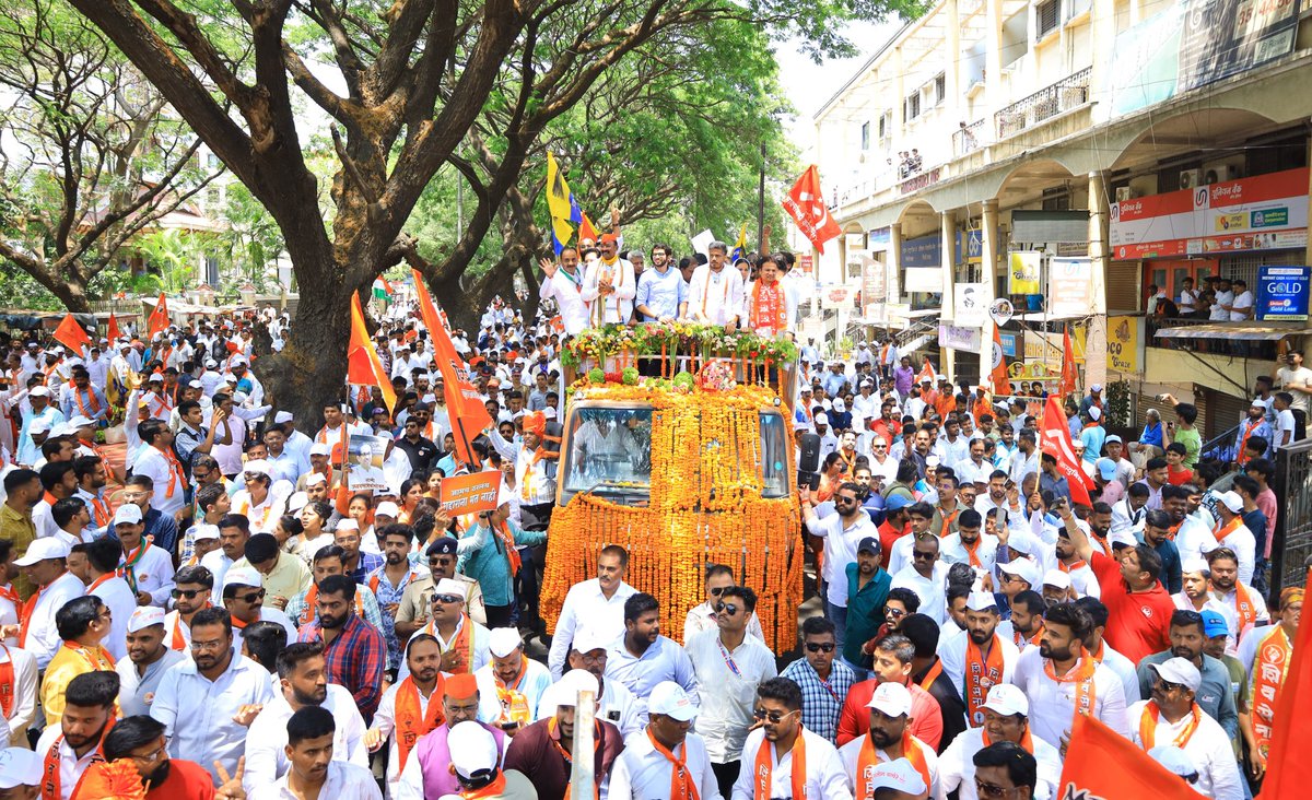 मावळ लोकसभा मतदारसंघाचे महाविकास आघाडीचे उमेदवार संजोग वाघेरे ह्यांच्या संभाजी चौक, प्राधिकरण, पिंपरी - चिंचवड इथून सुरू झालेल्या प्रचारफेरीत युवासेनाप्रमुख शिवसेना नेते आमदार आदित्य ठाकरे सहभागी झाले. ह्यावेळी महाविकास आघाडीचे नेते, पदाधिकारी आणि कार्यकर्ते उपस्थित होते.