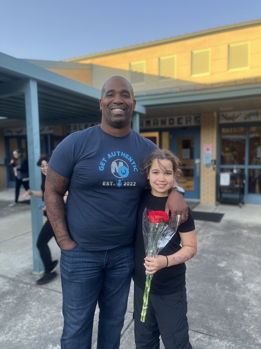 “I’m that dad, and I’m proud of it! Farrah finished her 1st ever school musical last night, and I was sitting right in the front row, cheering my baby on!” Of course I had to bring my princess some flowers, to celebrate her amazing performance! ❤️❤️❤️