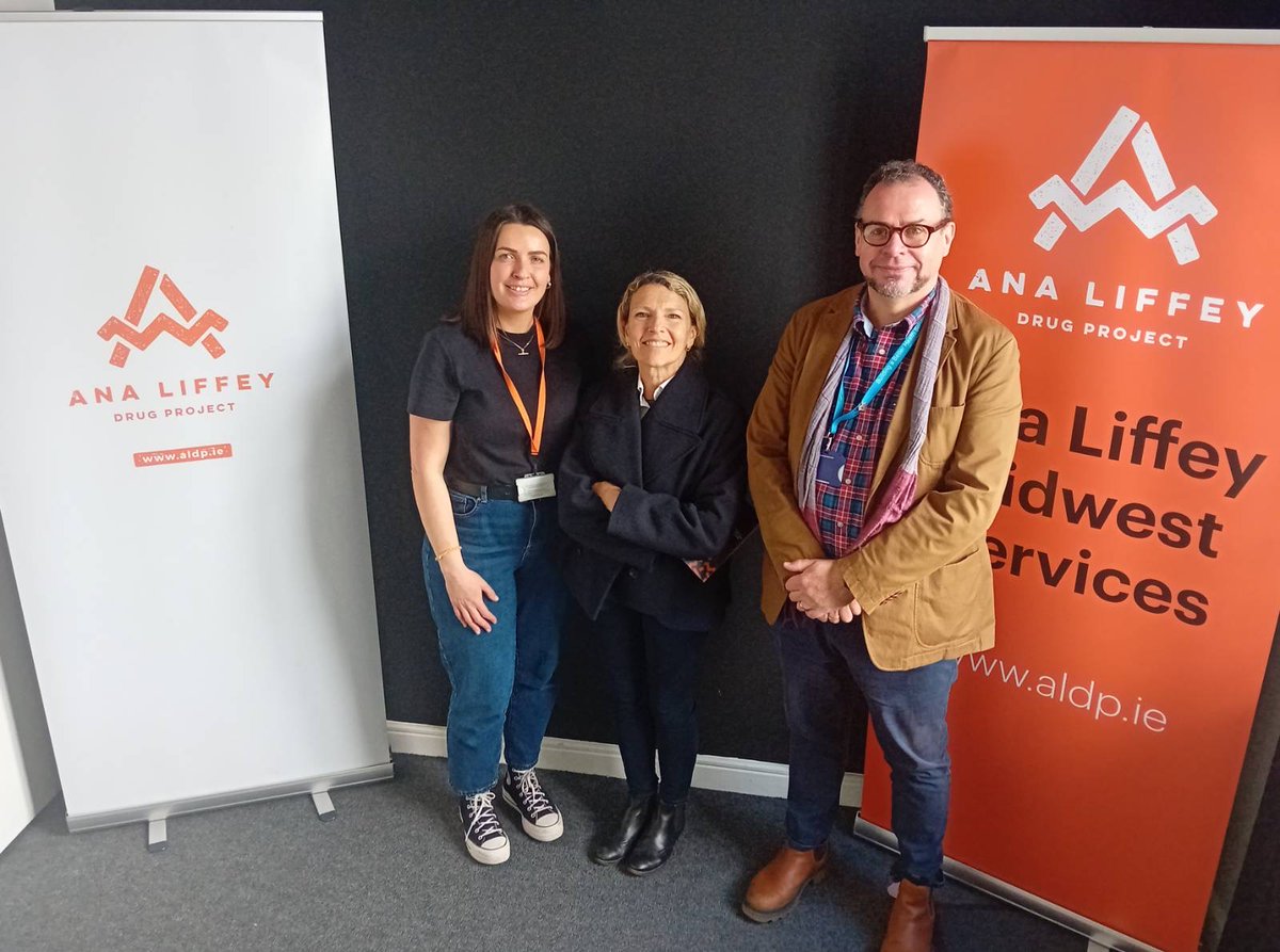 Wonderful to have @maricaferri Head of Sector Support to Practice at @EMCDDA visiting our Midwest service today! Here's Marica with @rachelpconway and #RoryKeane of HSE CHO3.