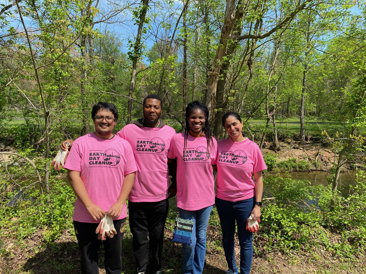 Over the weekend, the global stewards volunteered at the Lane Manor Park site for the annual Anastasia Watershed Society Earth Day Cleanup! Volunteers at this cleanup event helped to remove 42 bags of trash and 28 bags of recycle able cans/bottles and a shopping cart.
#earthday