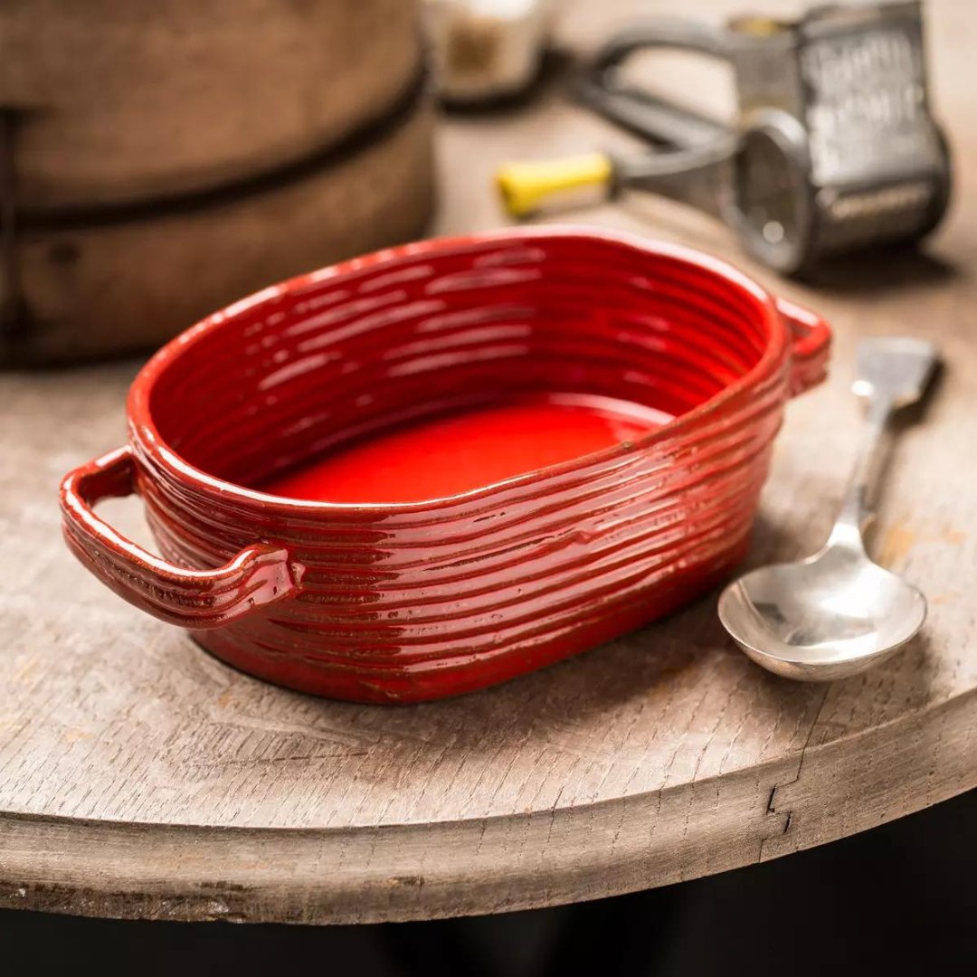 allorashopuk's tweet image. There are few better feelings than serving up your culinary masterpiece in a traditional Italian ceramic pot. 🍲 Italy is renowned for its stunning ceramics, and it's not hard to see why.

👉 allorashop.com/product/handma…

#ItalianCeramics #CulinaryMasterpiece #TraditionalCookware