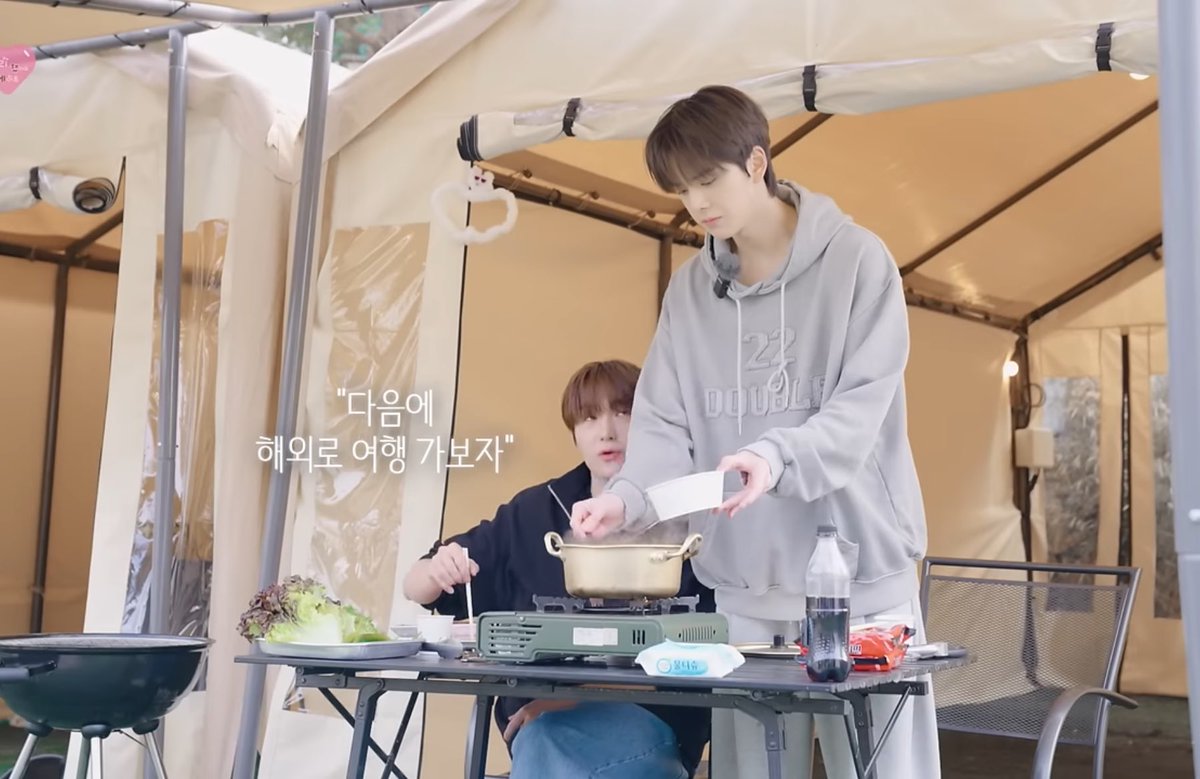 밥좀많이먹어라 커플
휴가에 제주도 가는 커플
여행 취향 입맛 파악하고 있는 커플
맛집다녀오면 꼭 한번 더 데리고 가는 커플