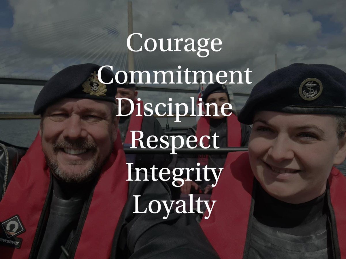Happy #StGeorgesDay! We may not face dragons but we face our challenges equipped with our world class training, teamwork &amp; the desire to serve our nation with pride! We are not saints in the Maritime Reserves but we strive to live out the #RoyalNavy core values 🏴󠁧󠁢󠁥󠁮󠁧󠁿 🇬🇧 🌊 ⚓️