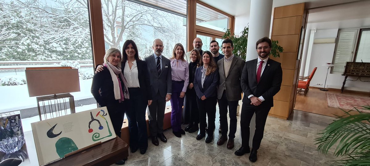 Happy to host reps of Spain Convention Bureau in ❄️snowy Helsinki. What a great day to promote 🇪🇦 as a warm &amp; welcoming business destination!
<a href="/SCB_FEMP/">Spain Convention Bureau</a> <a href="/VisitBCN_EN/">Barcelona</a> <a href="/Visita_Madrid/">Visita Madrid</a> <a href="/visitbenidorm/">Turismo de Benidorm</a> <a href="/malagacbureau/">Málaga Convention Bureau</a> <a href="/Valenciaturismo/">VisitValència.</a> <a href="/GranCanariaMICE/">Gran Canaria MICE</a> <a href="/bilbaoturismo/">Bilbao Turismo</a> <a href="/granadaturismo/">Granada Turismo</a>