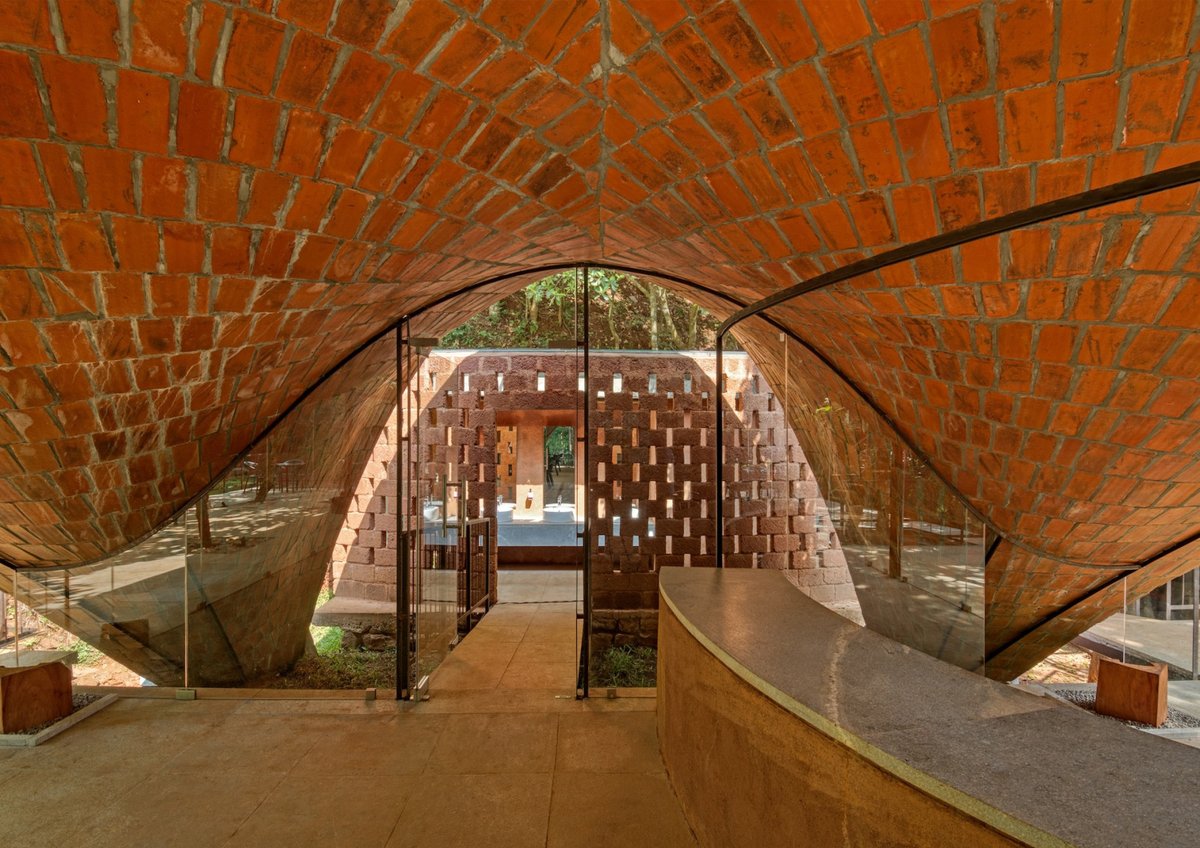 To support and encourage innovation in brick architecture, Brick Award is back this year to recognize architects and designers who are using the material to find new solutions to the environmental and social challenges the building industry faces. ow.ly/rmre50RkYi6