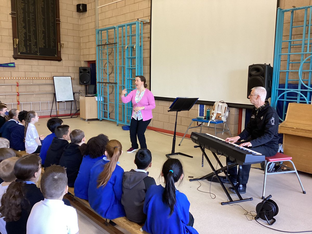 Year 4 are taking part in an exciting project ‘Sing for Sefton’. Today was our first practice with the amazing Ula and Rob from Excathedra. We had a fabulous musical morning and sounded great! @SouthportLTrust @BedfordPrimary @SeftonSky