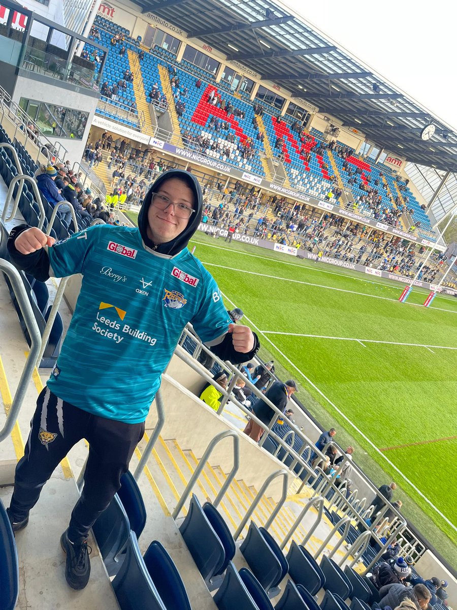OneinaMillion_'s tweet photo. #OiamCharity 

🏉 A few more pics from our fantastic trip to Headingley at the weekend!

❤️ With special thanks to @Foundation_KH for sponsoring 🙌

#WestYorkshireDerby https://t.co/UxdqWwQ6Ts