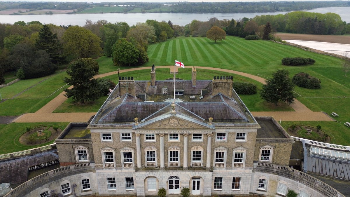 Happy #StGeorgesDay from all of us at Ipswich High School. 🏴󠁧󠁢󠁥󠁮󠁧󠁿