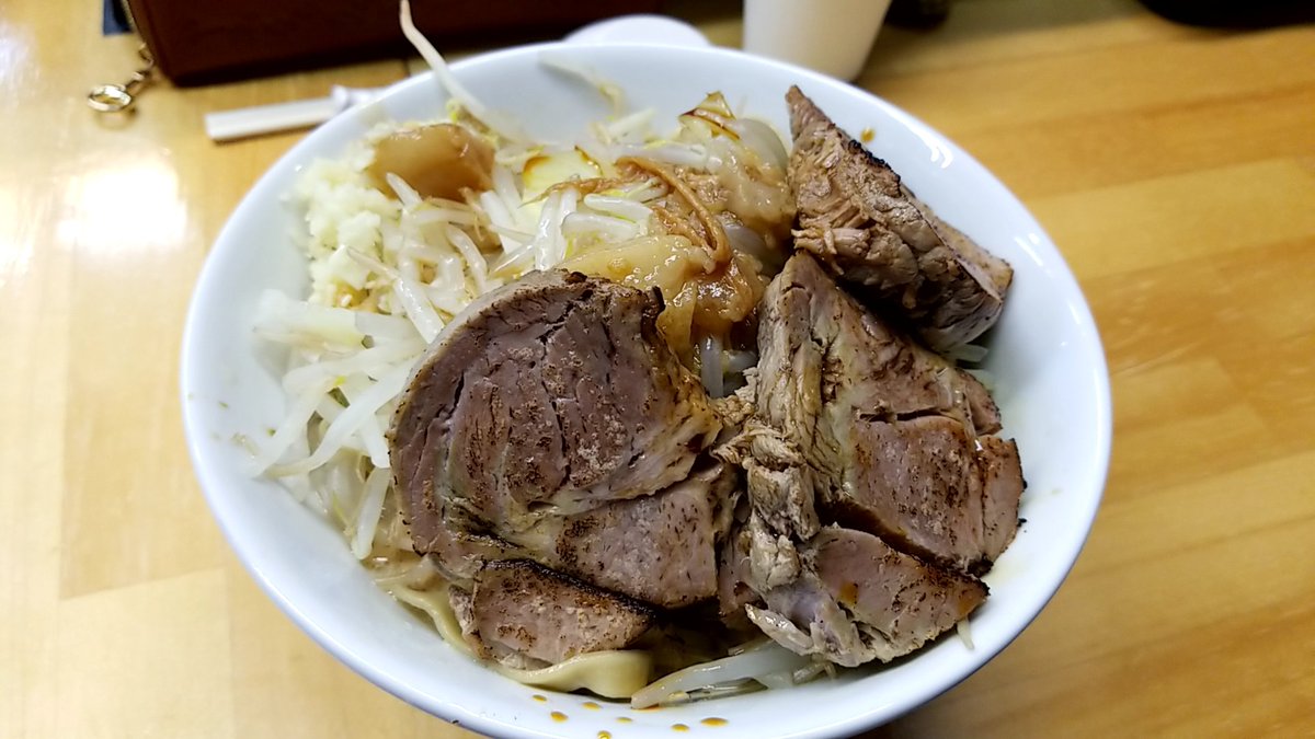 今日も飯が美味かった😋 「黒保根フィッシング」 「豚骨ラーメン 吟」 今日はラインのテスト😎😎 雨の日は魚が動きますね🐟 ☔ ドリームも動いてました！ 危うく掛けてしまうところでした(￣▽￣;) 狙いは４７マイト🐟 べっぴんが、かなり気合い入ってました😎😎