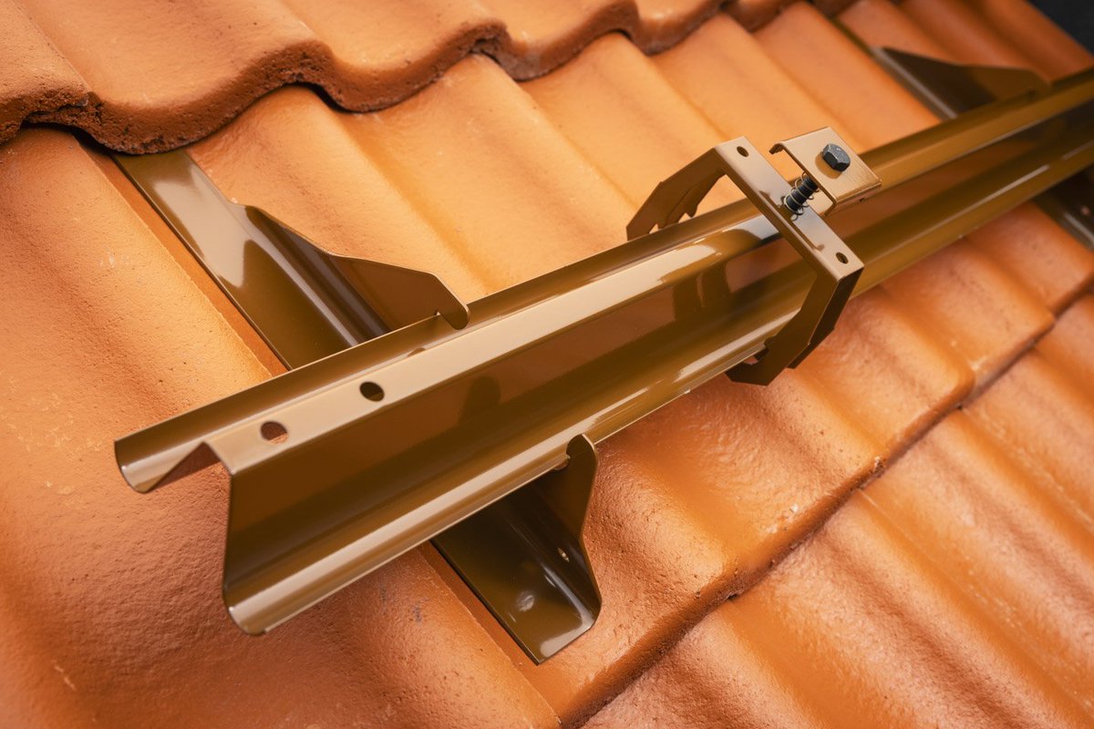 Colorful solar panel mounts are here! RAULI Colors lets you get a solarpanel system that’s 100% colorful. Made from high-strength steel, RAULI products can be painted any color according to the RAL color code. raulibrackets.fi/en-eng/rauli-b…