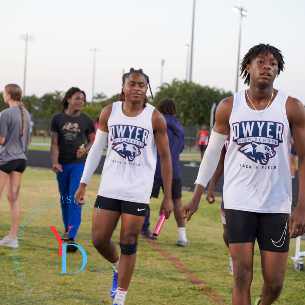 RodneyGreenJr11's tweet photo. Top 6 in the Region 22.0 FLAT 21 on the way @DwyerHSFootball @chowanfootball @CoachChrisDent @CoachNye_ https://t.co/16D75Zesz5