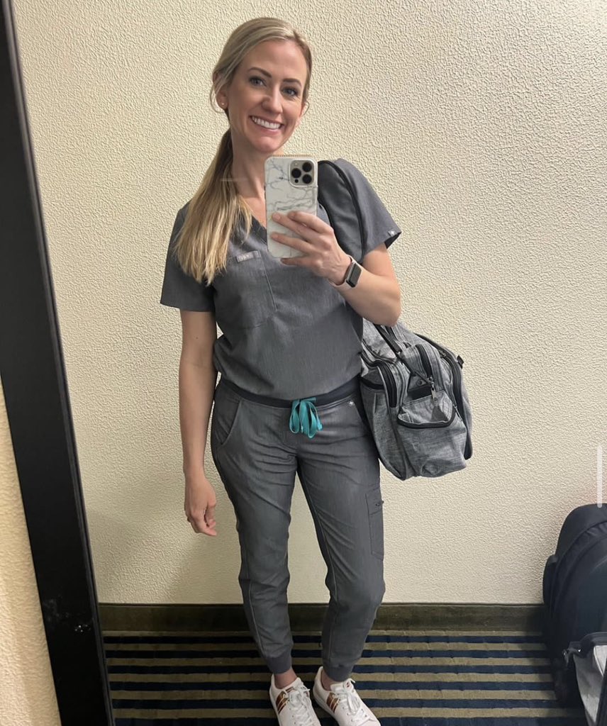 This is life on the road as a clinical research nurse. It's not always convenient/easy to schedule as we have to work within extremely limited timelines, but it's always rewarding to deliver critical meds to my patients. @wearfigs
#nurselife #travelnurse #clinicalresearchnurse