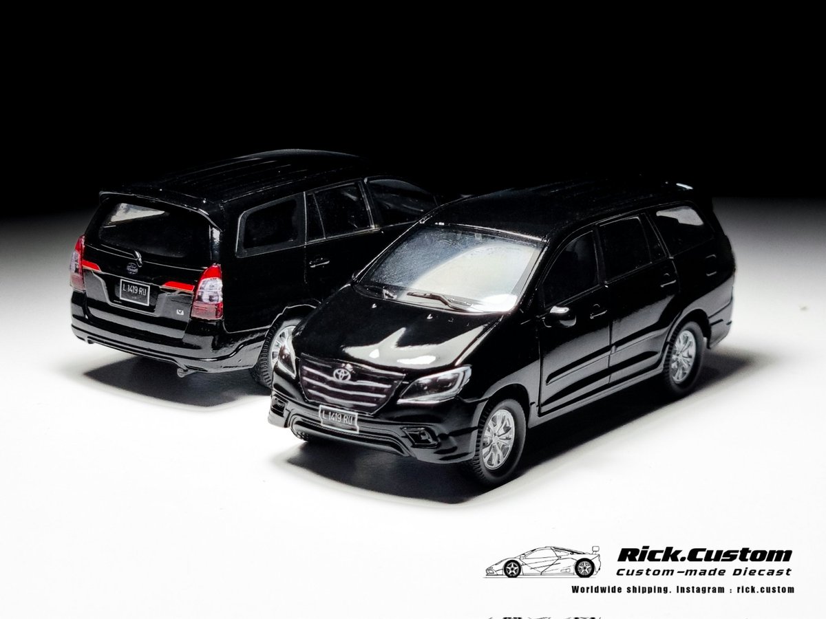 rick_custom tweet picture