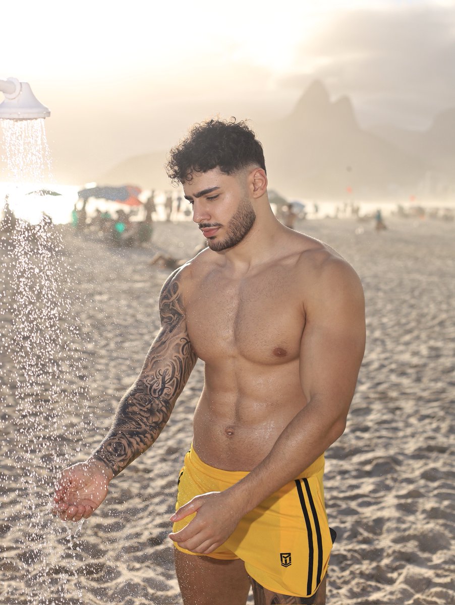 Naradmore's tweet photo. Beach date anyone? 🏝️ https://t.co/uhKlQH1DkL