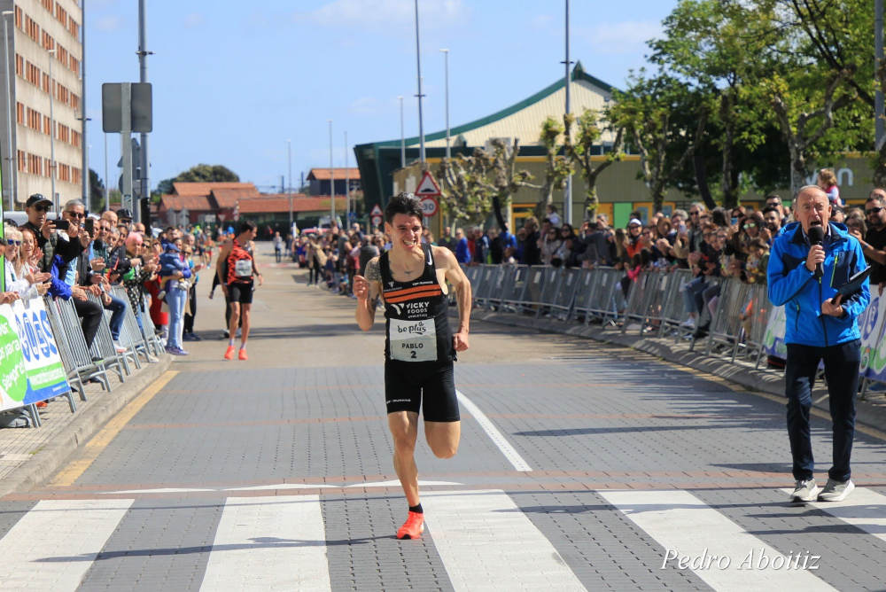 🔴Pablo Sánchez bate el récord de Cantabria en los 10km ‘El Pendo’, que finalizaron con victorias de Adel Mechaal y Lidia Campo ➡️Sánchez fue cuarto batiendo su propia plusmarca con 29:10 ➡️Mechaal paró el crono en 27:54, a 10 segundos del récord de España fcatle.com/pablo-sanchez-…