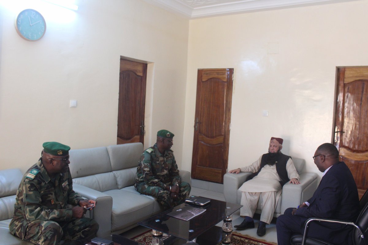 Son Excellence le Dr Ahmed Ali Sirohey, Ambassadeur de la République islamique du Pakistan au Niger, a rencontré le Commandant Adamou Moussa Illi, Directeur Général du Riz du Niger, ainsi que le Lieutenant-Colonel Bilaly Elhadj Gambo, Directeur Général de l'ONAHA.