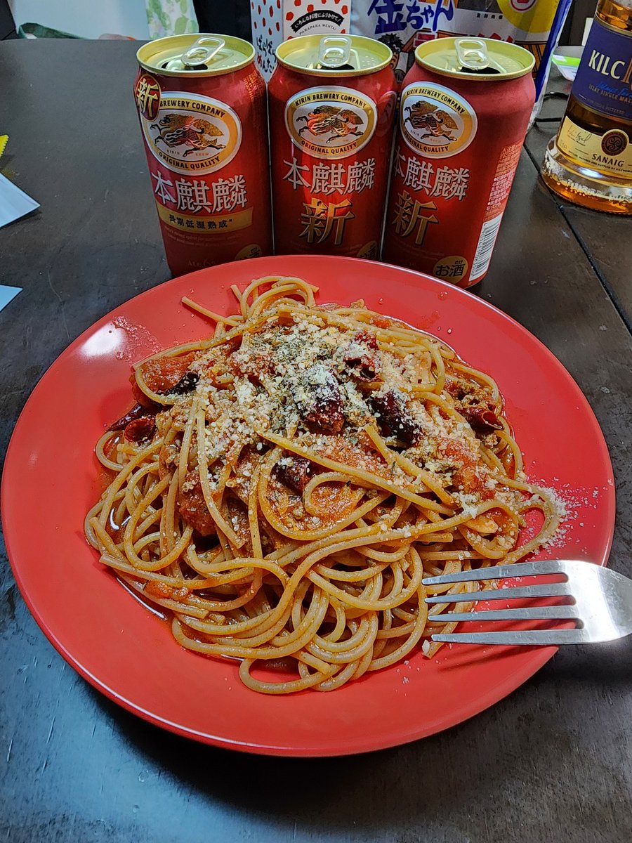 parmychonchill's tweet photo. 最近のラーメンは汁無しが金銭的なブームなんだぜ！

#自作イタリアラーメン
#ラーメン
#カーペットパイソン
#酒くずはごみかごへ https://t.co/SVx6s5XgV7