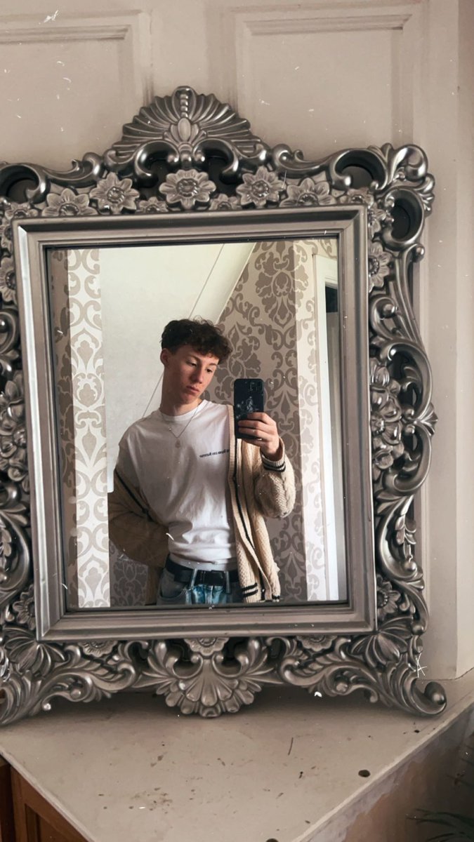 ohsummerchar's tweet photo. Insta worthy ? #swifite #conehead #conangray https://t.co/B2GXeSUogP