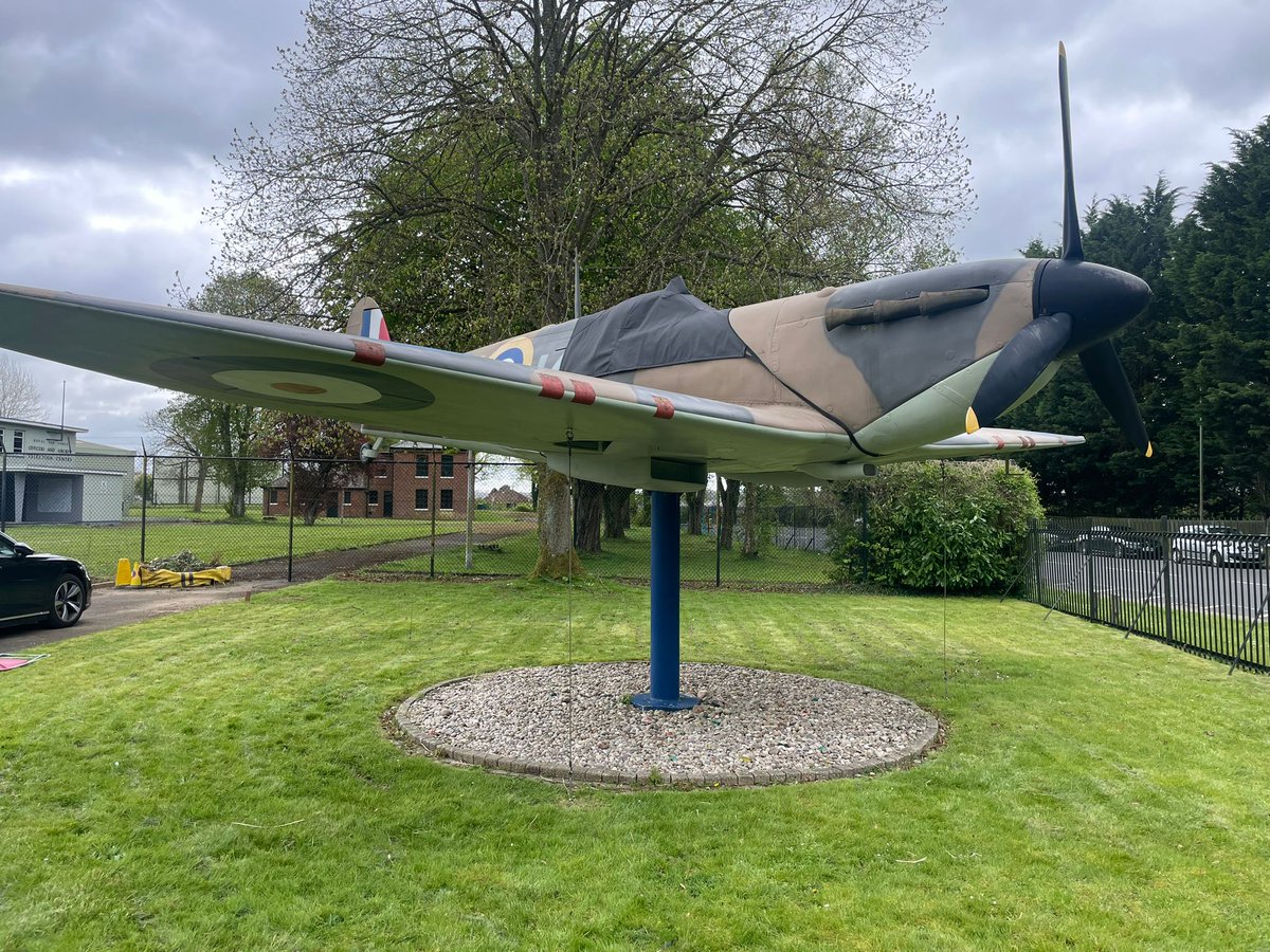 Happy St George's Day from the Mayor & Deputy Mayor of Bromley. The Deputy Mayor was delighted to join Veterans and residents at St George's RAF Chapel of Remembrance in Biggin Hill on Sunday to mark the feast day of England's Patron Saint. #ProudOfBromley