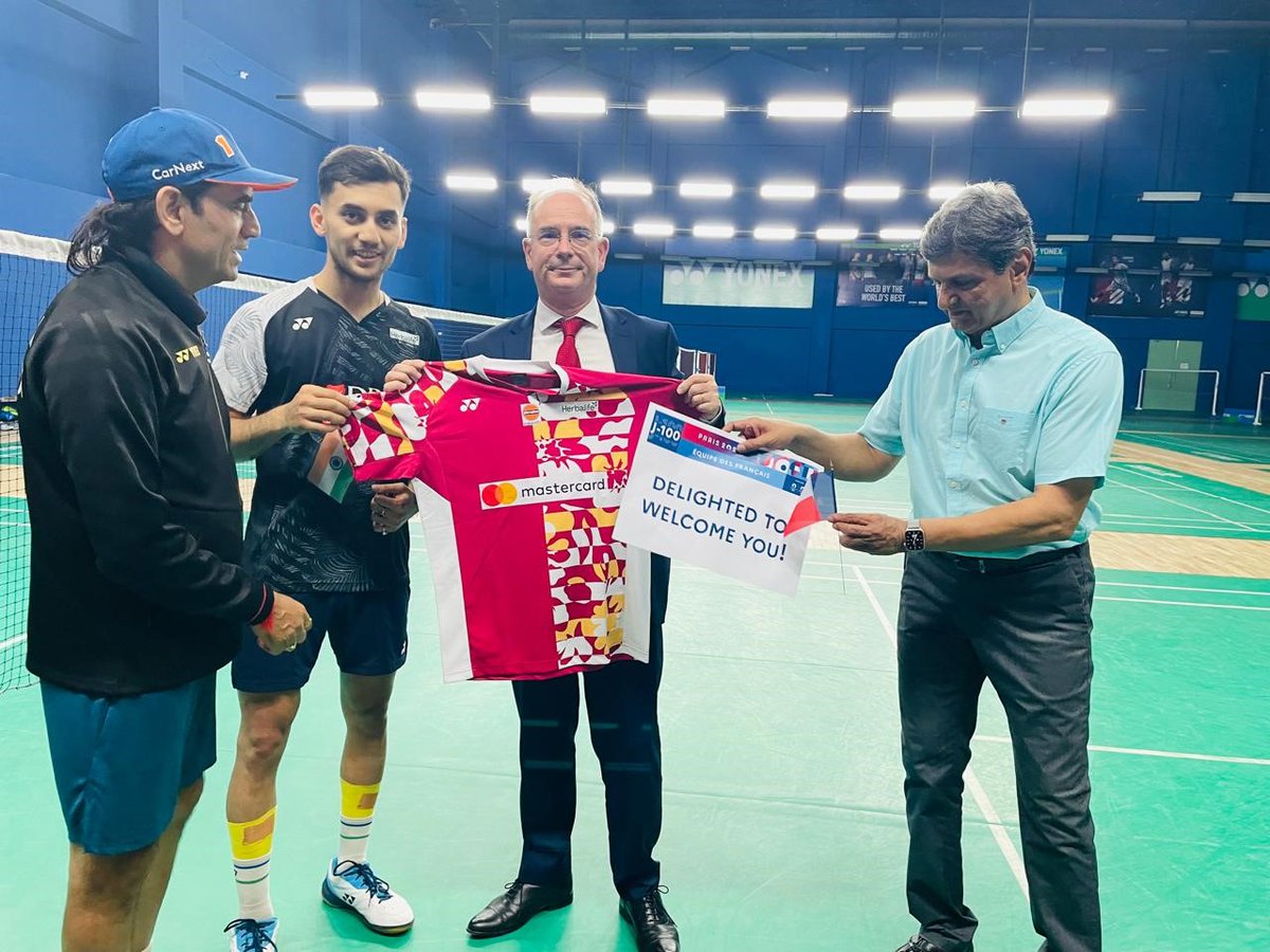 French CG congratulated 🇮🇳 #badminton players <a href="/Pvsindhu1/">Pvsindhu</a> &amp; <a href="/lakshya_sen/">Lakshya Sen</a> from <a href="/ppbaindia/">Prakash Padukone Badminton Academy (PPBA) 🇮🇳</a> 🏸 on their selection for the <a href="/Paris2024/">Paris 2024</a> #Olympics. He wished them best of luck for their games. 
Their mentor <a href="/prakashpadukone/">Prakash Padukone</a>, a steadfast support, was happy to see 🇫🇷 extend encouragement.