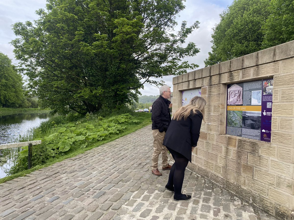 More brilliant work done by @AntonineWall and the local community 👏 West Dunbartonshire, including Old Kilpatrick within my ward, has a fascinating Roman history. You can now use the community map to explore some points of interest, like Vinni’s bench & the distance stone 🗺️🌳