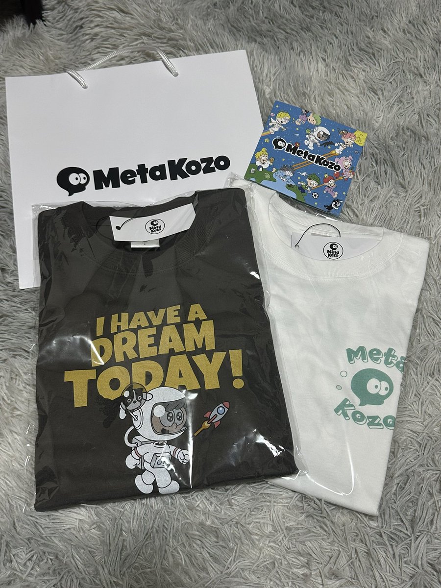 takeyome_yagibe's tweet image. 本日の購入品🤩

大量のコゾーパーカー、コゾーTシャツを持っている自分ですが🫣

どれもこれも欲しすぎて選びきれない💦

ひとまず…持ってない色合いをゲット👍

ひとまずです🤫
ひとまず🤫

#MetaKozo西武渋谷POPUP
#MetaKozo
#Fables 
#MetaKozo半端ないって