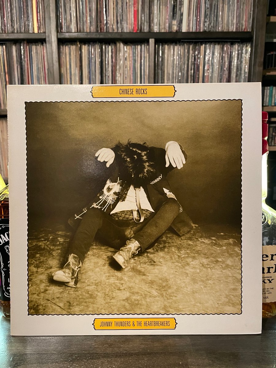 MILEHIGHCLUB202's tweet photo. ほな12いこか
JOHNNY THUNDERS &amp; THE HEARTBREAKERS / CHINESE ROCKS EP [’84 Jungle Records --- JUNG 20T]
#JohnnyThunders #TheHeartbreakers #ChineseRocks #BornToLose #OneTrackMind #IWannaBeLoved #listeningbar #vinylbar #musicbar #レコードバー #mhc23042024
https://t.co/qfYS9VIww5 https://t.co/fEwjqQS2Jl