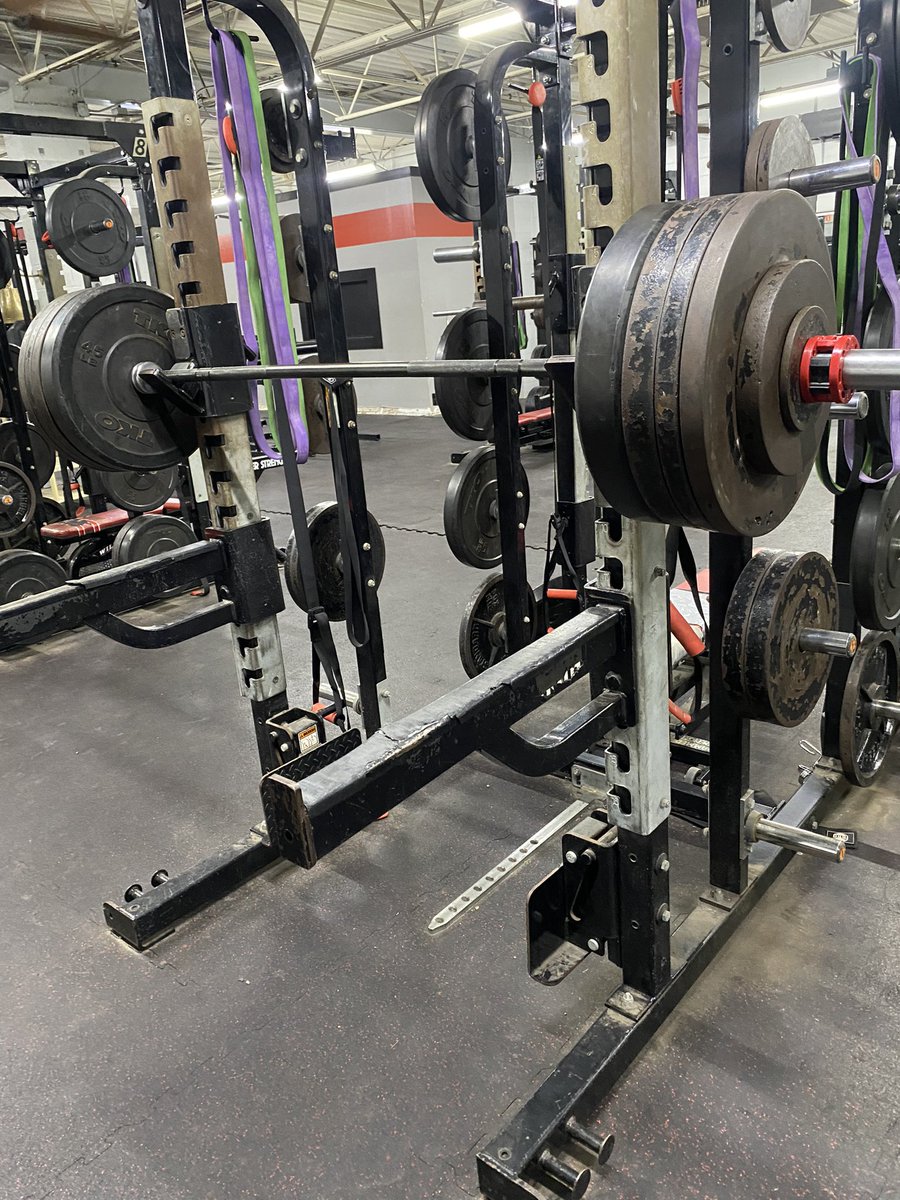 460 Pause Squat at 42 years old. Not that bad.