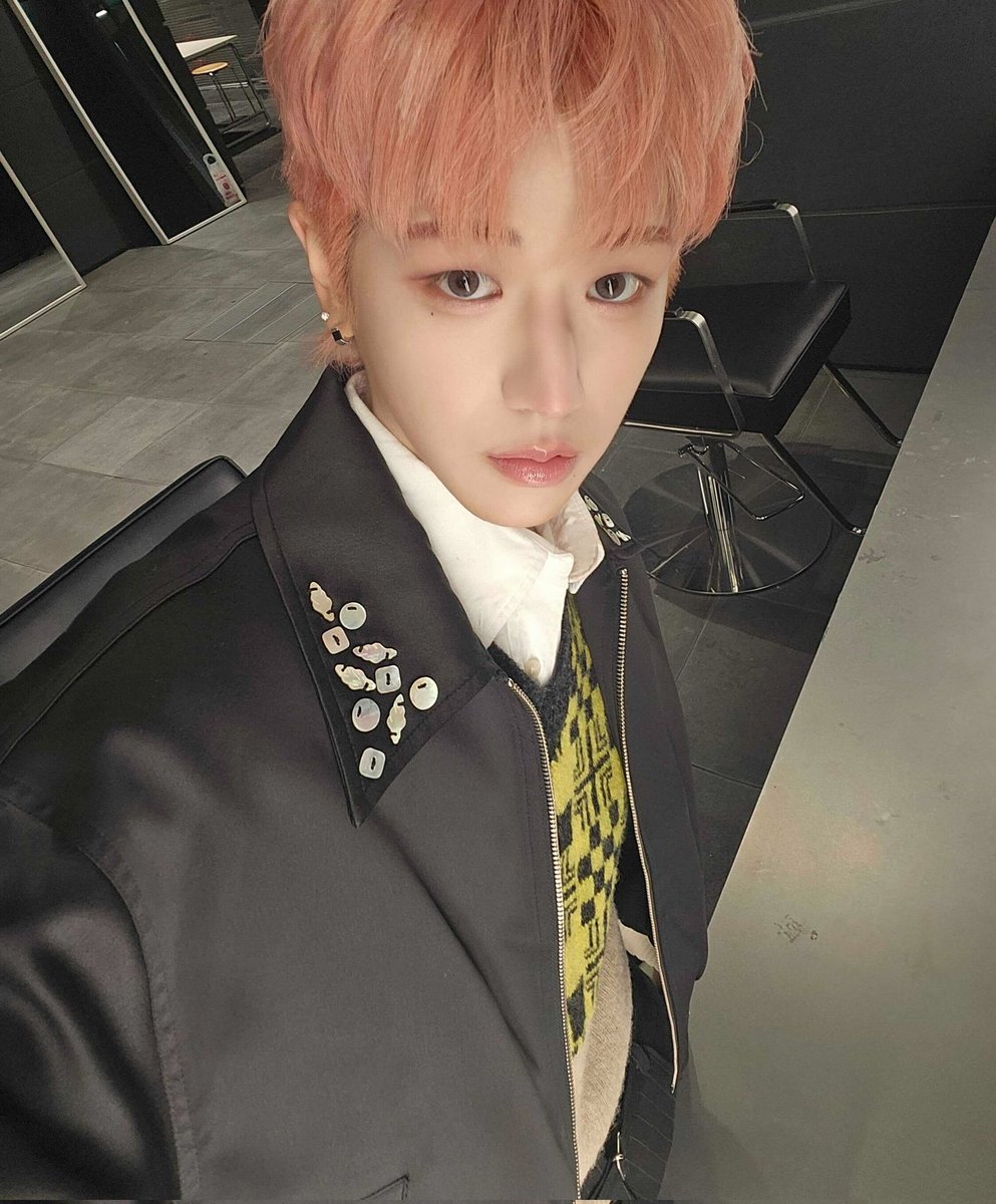 BOYNEXTDOOR_twt's tweet photo. ONEDOOR boo my sweetie darling think i love you more❣️ 고마워요
#원도어 #1위 #BOYNEXTDOOR #RIWOO https://t.co/LeGLNxdtcx
