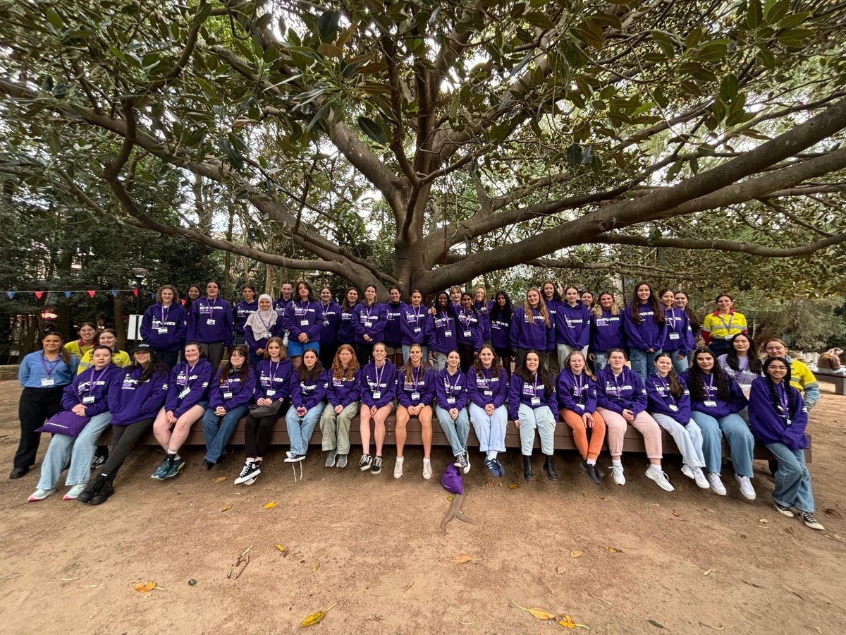 Congratulations to our students who participated in the EmpowerHER STEM Summit at @UOW. Warilla HS students & many other @NSWEducation schools attended STEM workshops facilitated by university students & industry professionals to inspire their interest to pursue a career in STEM.
