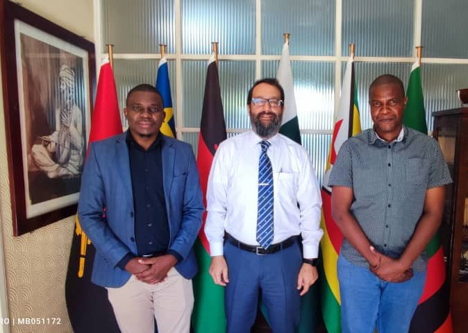 Met Percy Zuvah (R) & Dr Trumone Shoko (L) from Peener Trading Chiredzi city in Zimbabwe. We discussed further business opportunities for Pakistani tractors and agri tools for sale in Zimbabwe. @syrusqazi @official_tdap @PkPublicDiplo