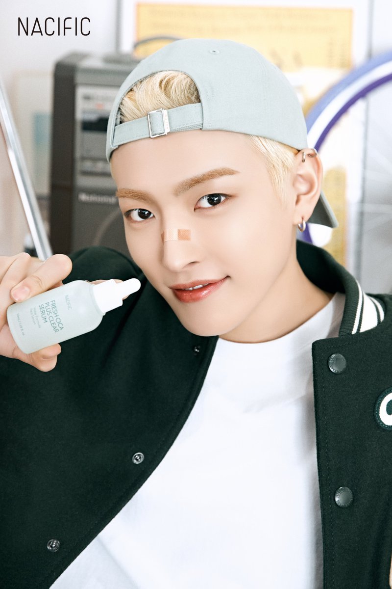 KrNacific's tweet photo. 𝙉𝘼𝘾𝙄𝙁𝙄𝘾 𝙓 𝘼𝙏𝙀𝙀𝙕

𝘼𝙏𝙀𝙀𝙕'𝙨 𝙋𝙡𝙖𝙮𝙜𝙧𝙤𝙪𝙣𝙙🎮🎲🧩

방송부│ #홍중’s PICK!

편백수로 촉촉하고 산뜻하게 수분잠금
네시픽  프레쉬 시카 세럼

#네시픽 #에이티즈 #시카세럼
#nacific #ATEEZ #HONGJOONG https://t.co/Njrfd1Z9Gr