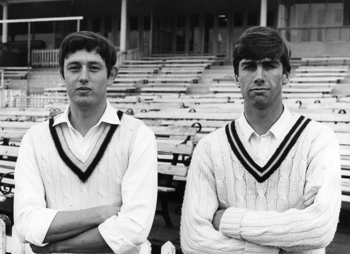 On This Day in 1974 @DerbyshireCCC began a university game at Oxford which they won by an innings and 136 runs. Oxford's two innings scores were 58 & 130. It must have been fun for the students facing Hendrick and Ward whose combined match figures were 52-21-66-10...